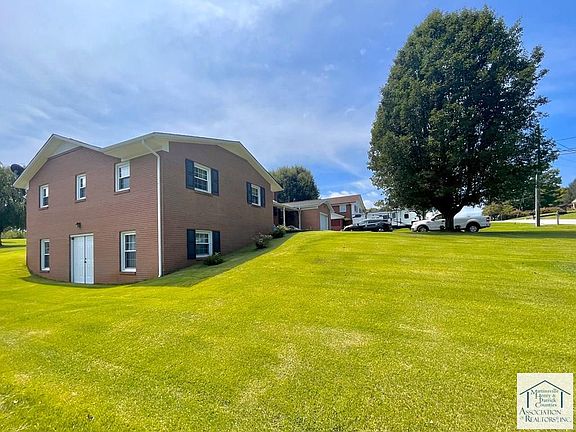 4th image of 91 Fairview Dr