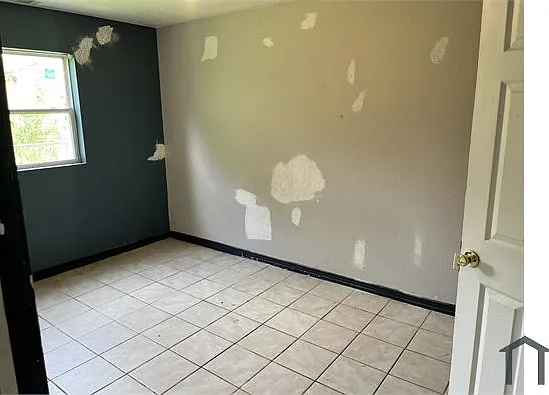6160 Nimitz Dr — Photo 2