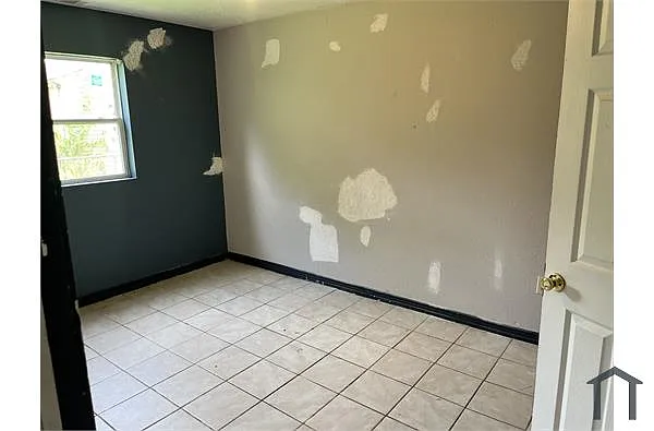 Building Photo - 6160 Nimitz Dr