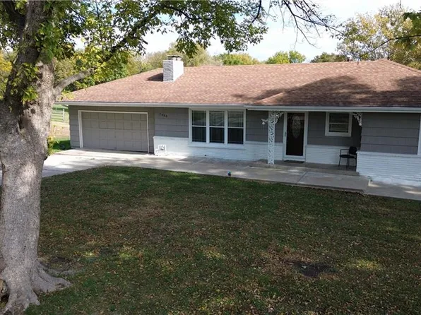 7003 N Brookside Rd, Pleasant Valley, MO 64068