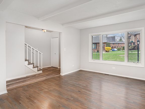4th image of 18W214 Lathrop Ln