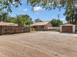 826 E Fairview Ln, Espanola, NM 87532