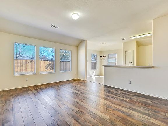 5th image of 1977 Courtside Dr