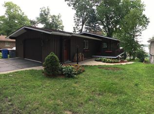 11827 Eriksen Dr, Pinckney, MI
