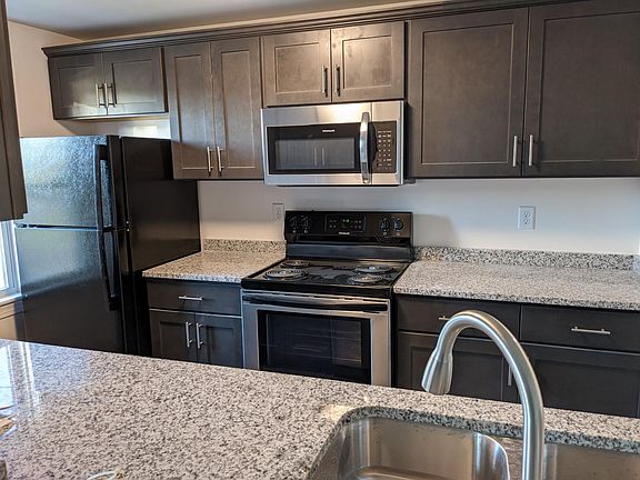 3rd image of 1347 Millersport Hwy APT 1