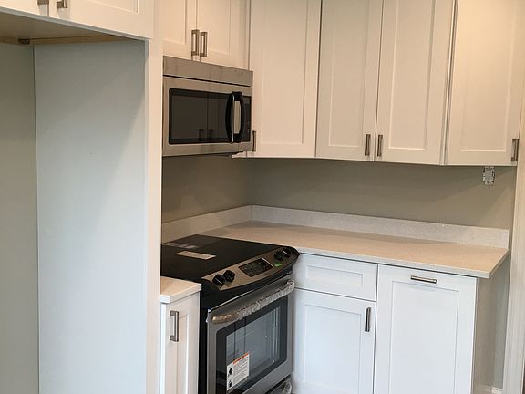 3rd image of 613 Birmingham Ave