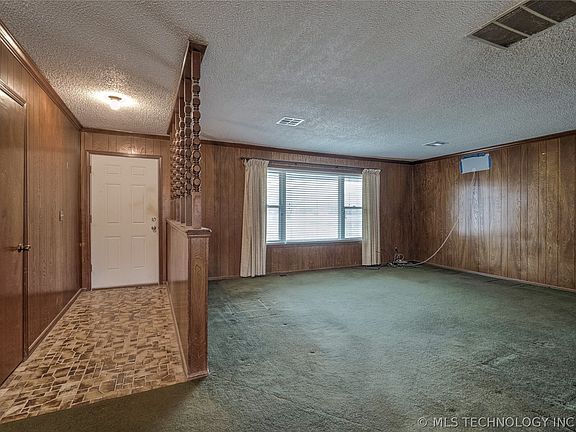 4th image of 9810 N 165th East Ave
