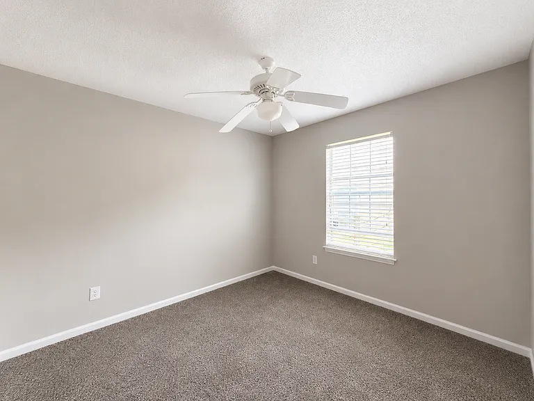13505 Bolingbrook Ln — Photo 12