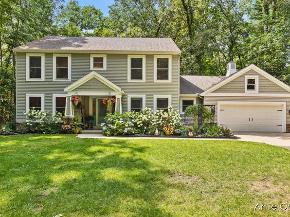 6515 Oak Hill Trl NE, Rockford, MI 49341
