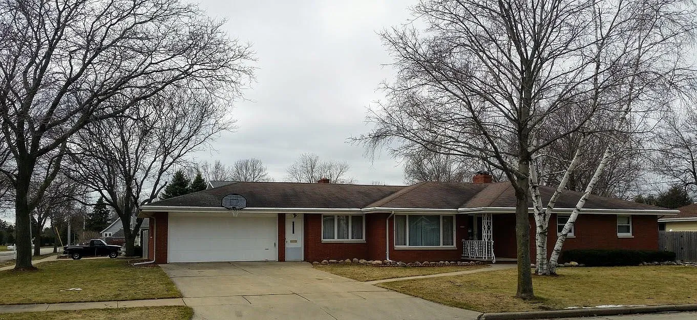 1625 S Riverdale Dr — Photo 1