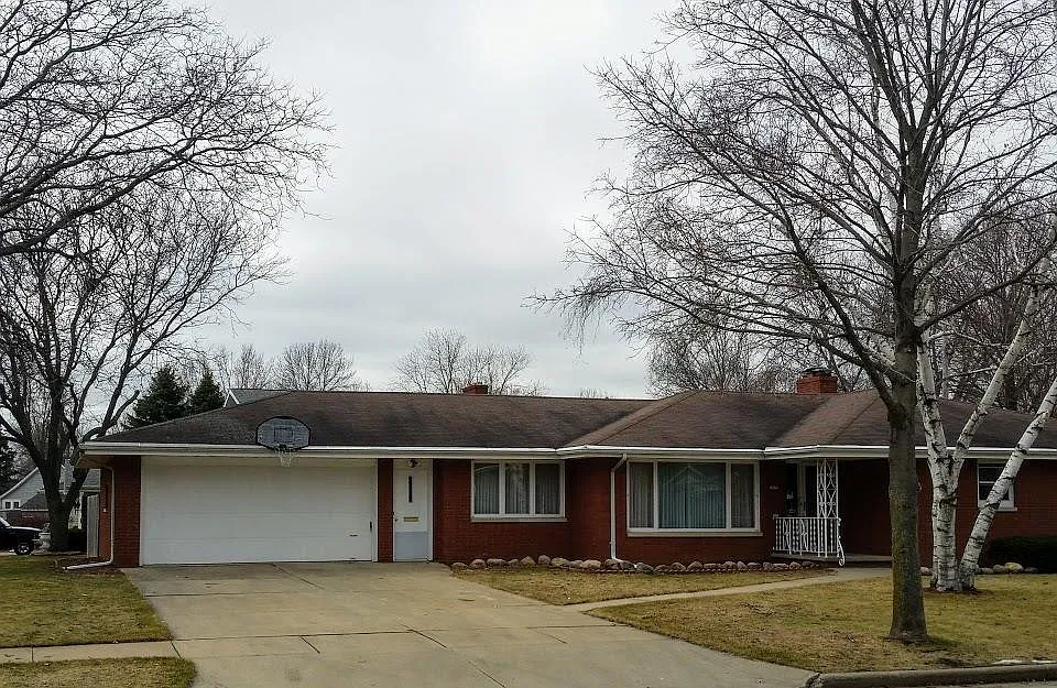 1625 S Riverdale Dr