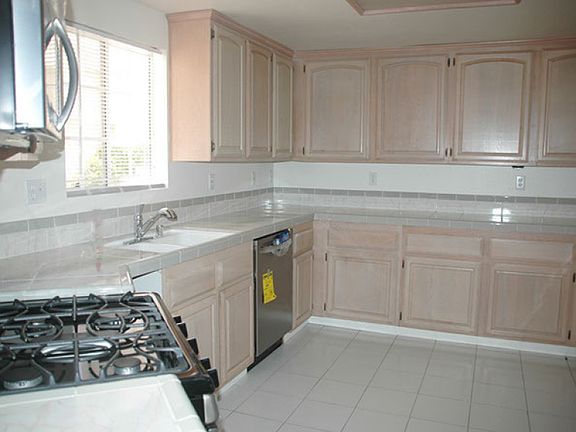 5th image of 14039 Astoria St Unit 115