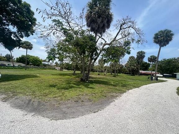 2nd image of 130 Cypress Ave