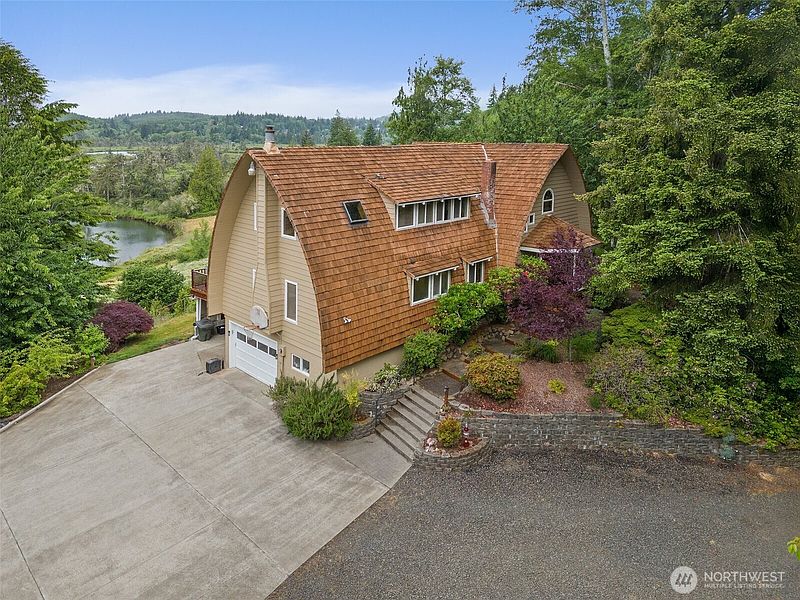 4th image of 1508 Bloomhardt Road
