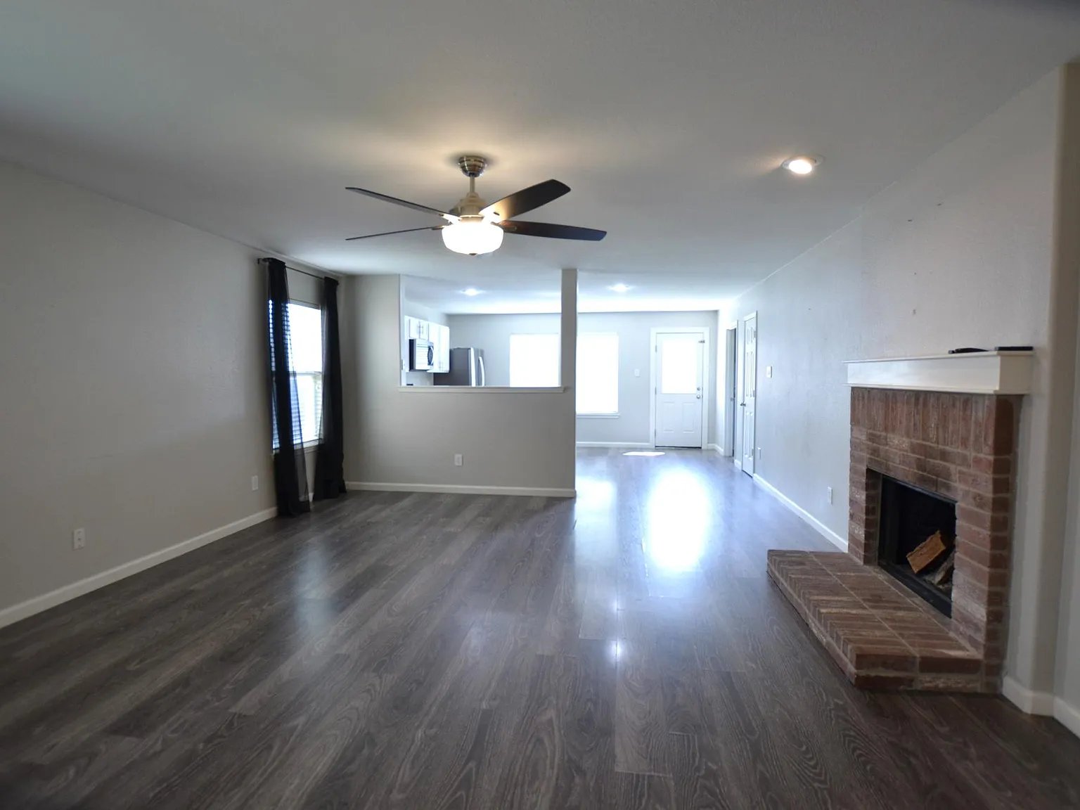3 bed, 1653 sqft, $2,300 — Photo 2