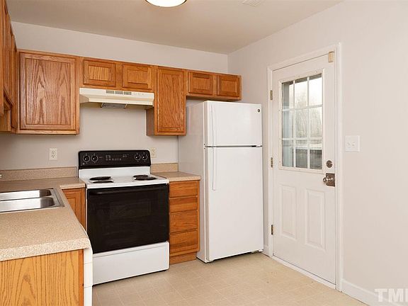 4th image of 401 Cleveland Dr