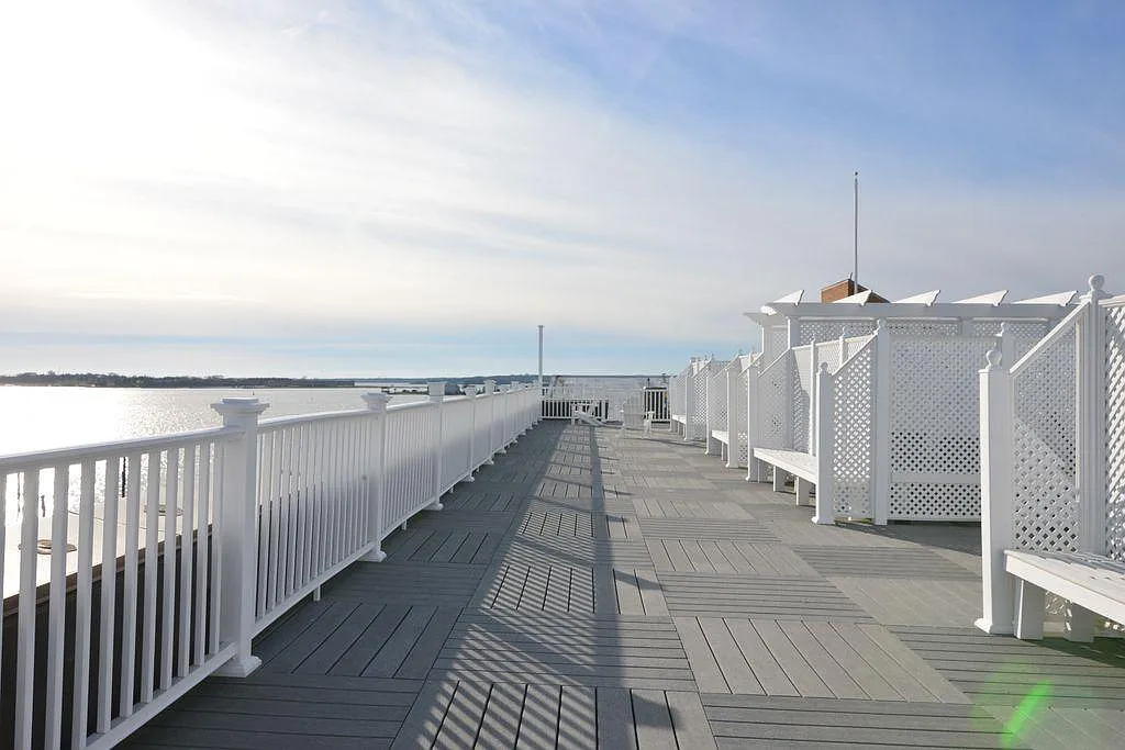 Building Photo - 1 Commercial Wharf #A35