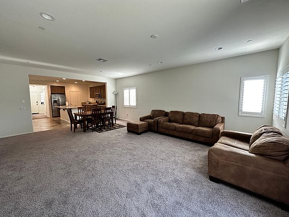 2nd image of 2866 E Edmonton St