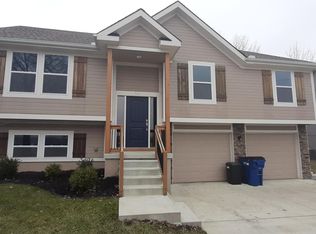 912 NW Park Rd, Blue Springs, MO 64015