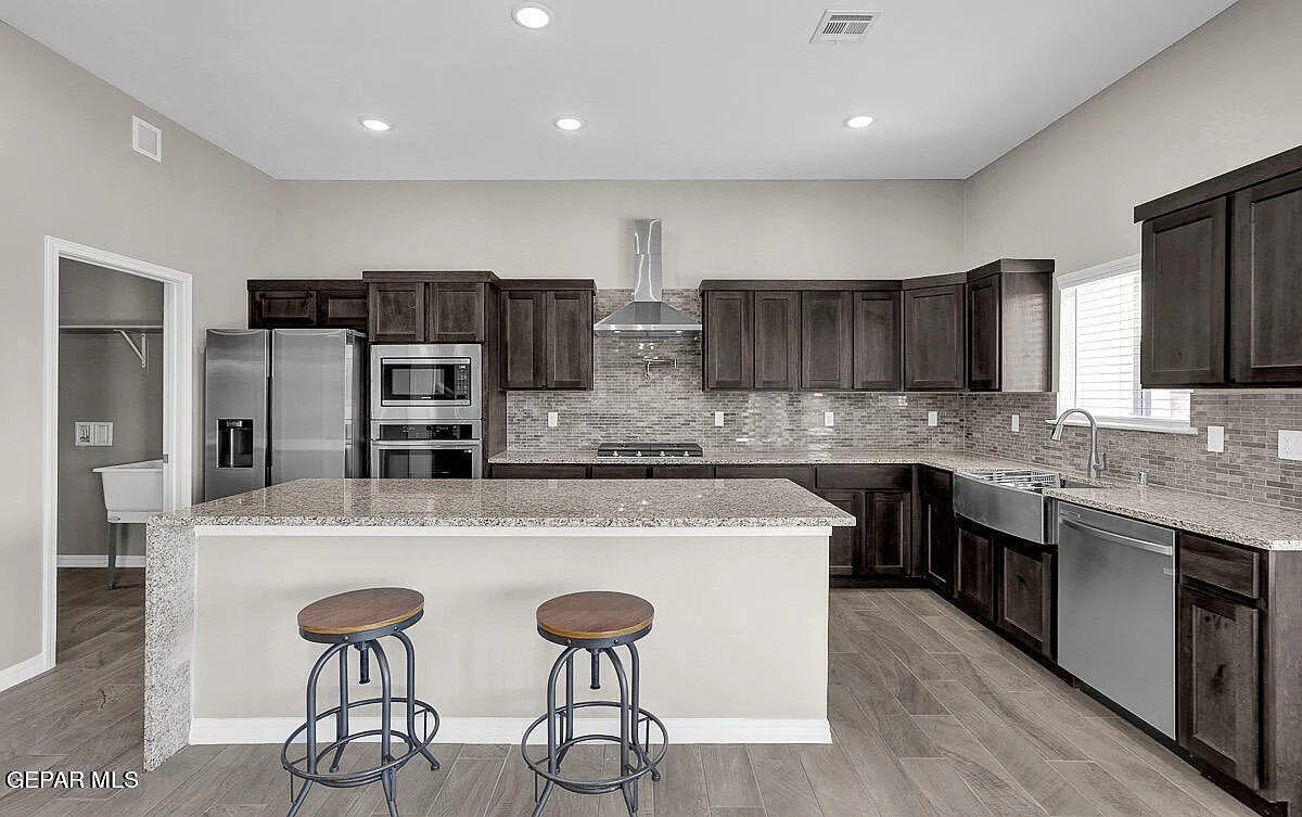 933 Gulf Streams Avenue - 1 — Photo 3