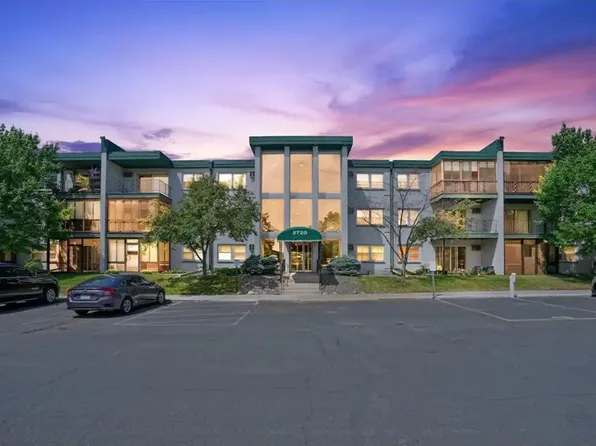2700 Dale St N APT 304, Roseville, MN 55113