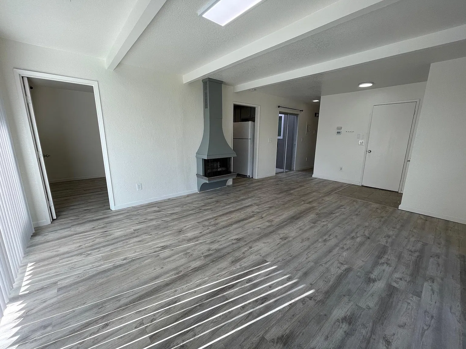 3 bed, $2,300 — Photo 4