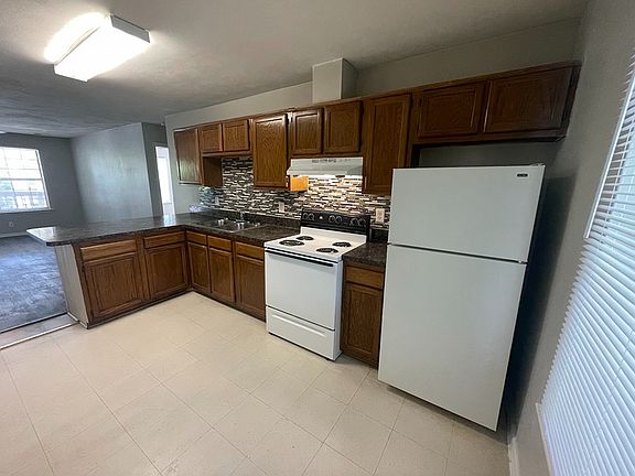 5th image of 871 W 41st St #B