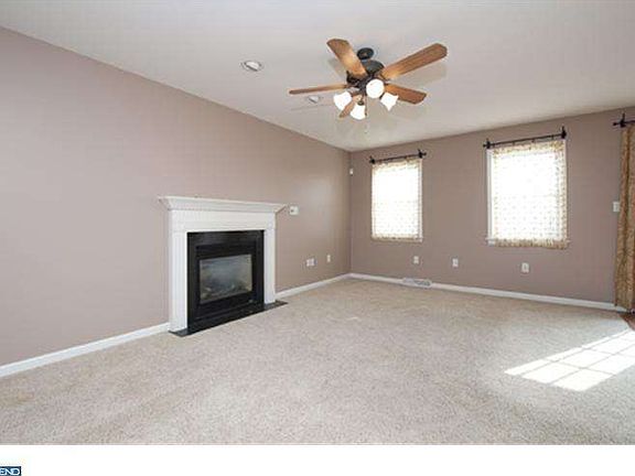 3rd image of 331 Turners Pond Dr