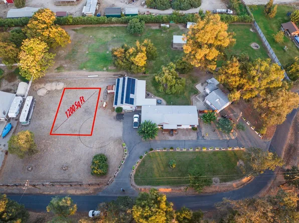 9906 Jackson Rd, Oakdale, CA 95361