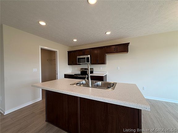 4th image of 1496 Solar Street LOT 10