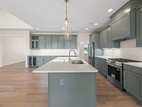 450 Falcons Lair West Dr, Walhalla, SC 29691 | MLS #20300446 | Zillow