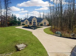 8215 Eagle Ridge Dr, Painesville, OH 44077