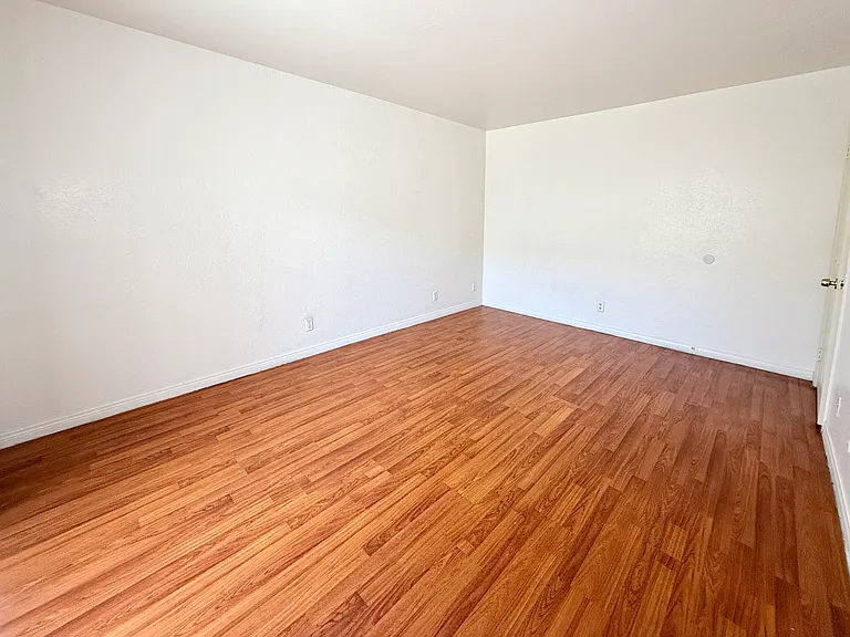 1447 W 228th St #203 — Photo 25