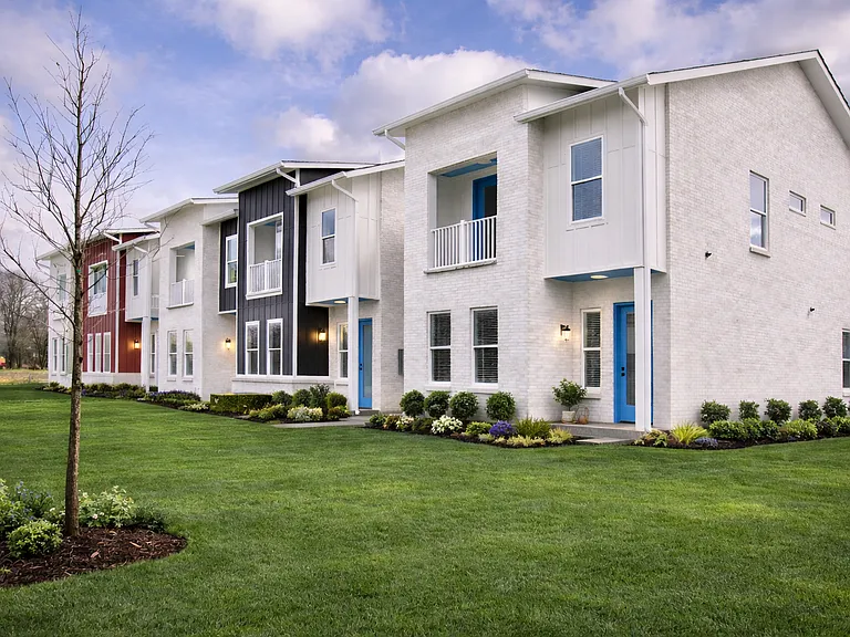 1810 Rich Smith Ln — Photo 2