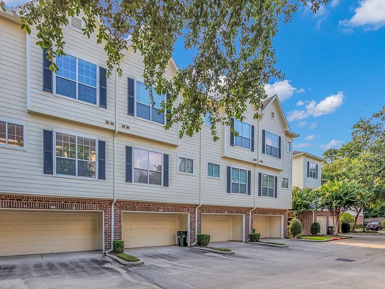 9200 Westheimer Rd #1503 — Photo 32