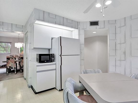 3rd image of 1501 Cayman Way #A2