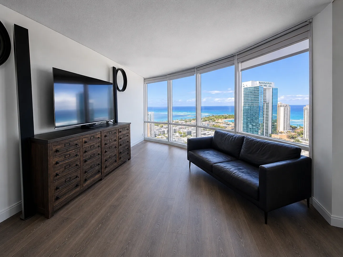 Fully renovated 3-bedroom unit at Moana Pacific! Partially furnished! — Photo 2