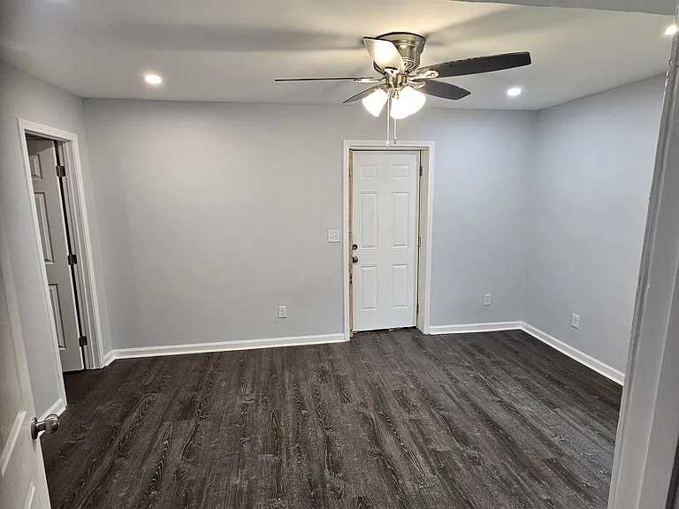 180 Ruzelle Dr SE — Photo 6