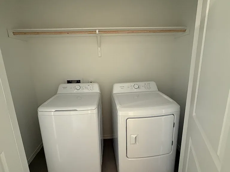 205 E Lima Dr — Photo 10