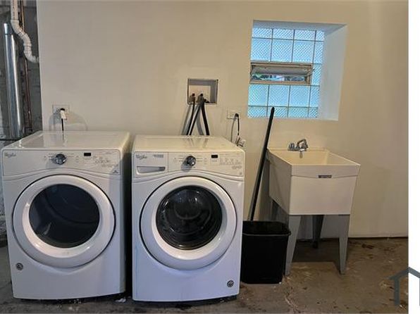 6158 S Rockwell St APT 202