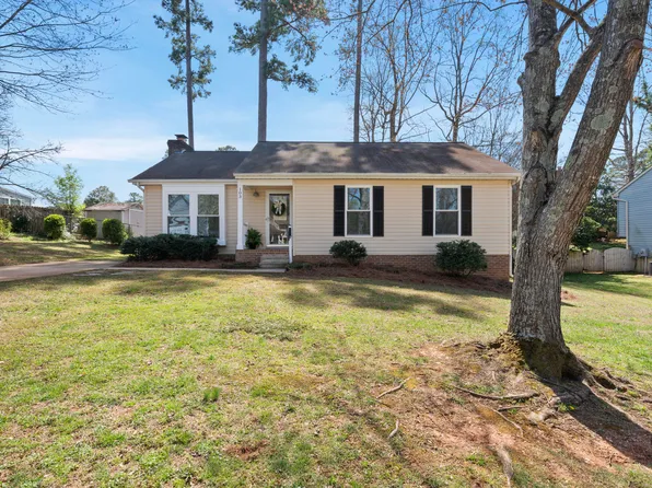 103 Willoughby Ln, Cary, NC 27513