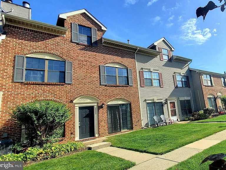 95 Oneill Ct — Photo 1