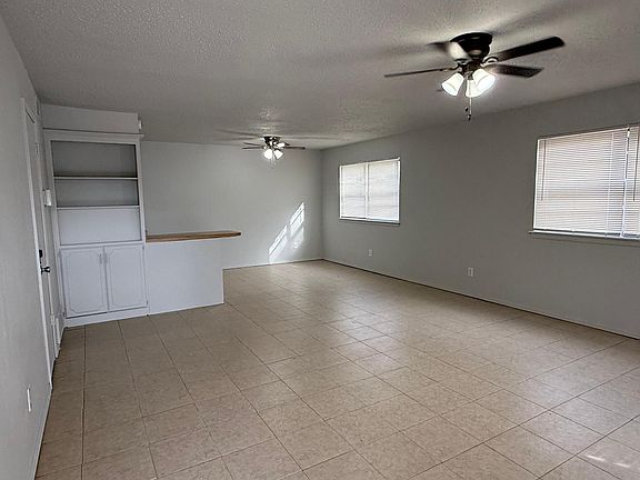 4th image of 4103 SE 14th Pl