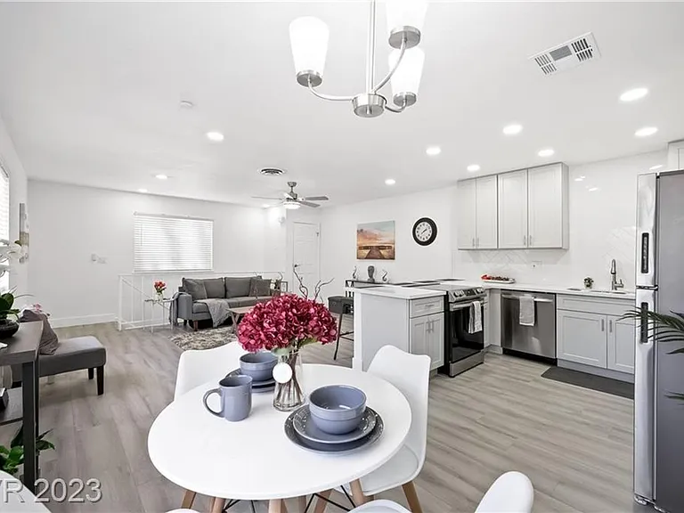 1439 Lorilyn Ave #4 — Photo 12