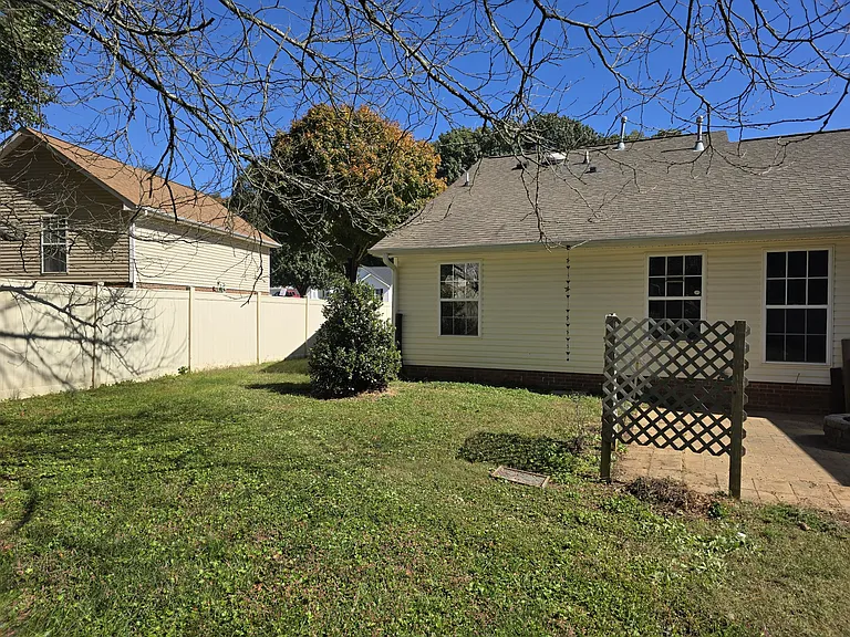 604 Summerwalk Rd — Photo 2
