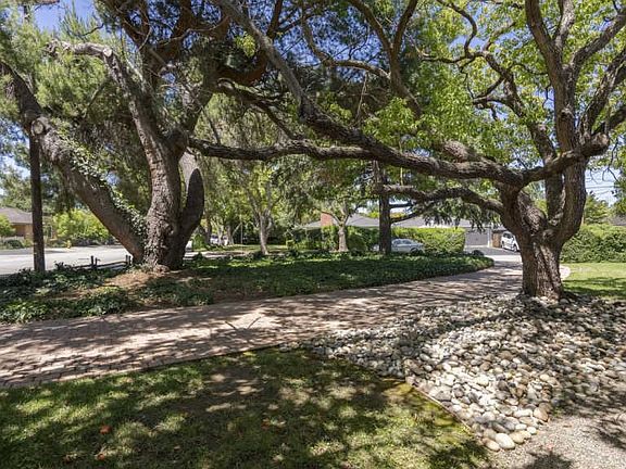 4th image of 603 Cambrian Dr