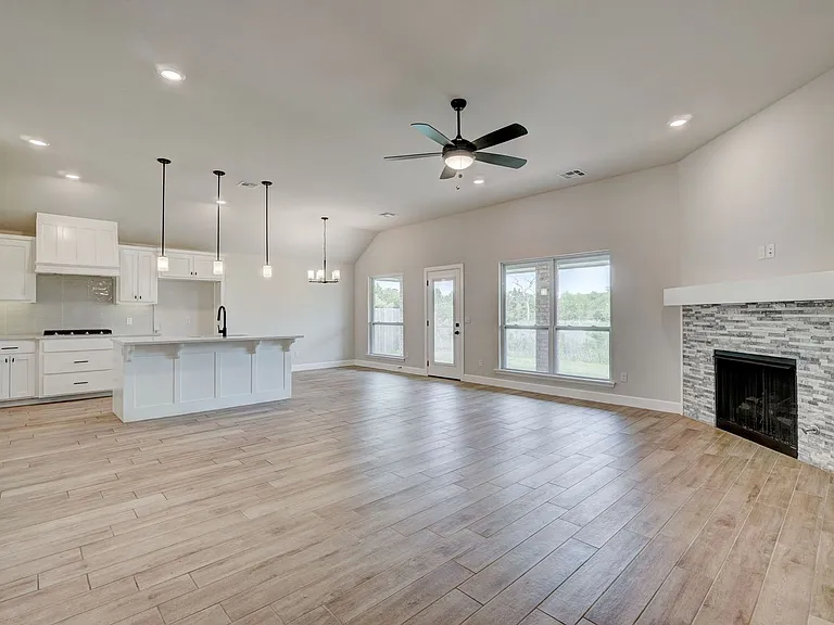 19804 Canning Ct — Photo 4