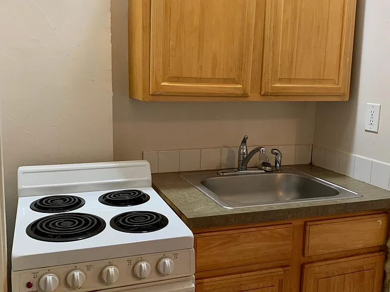 2909-4 Mayfield Rd #4 — Photo 2