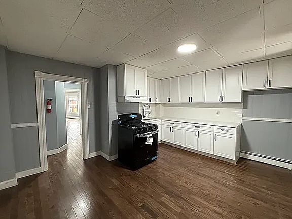 2nd image of 411 E Jersey St #202