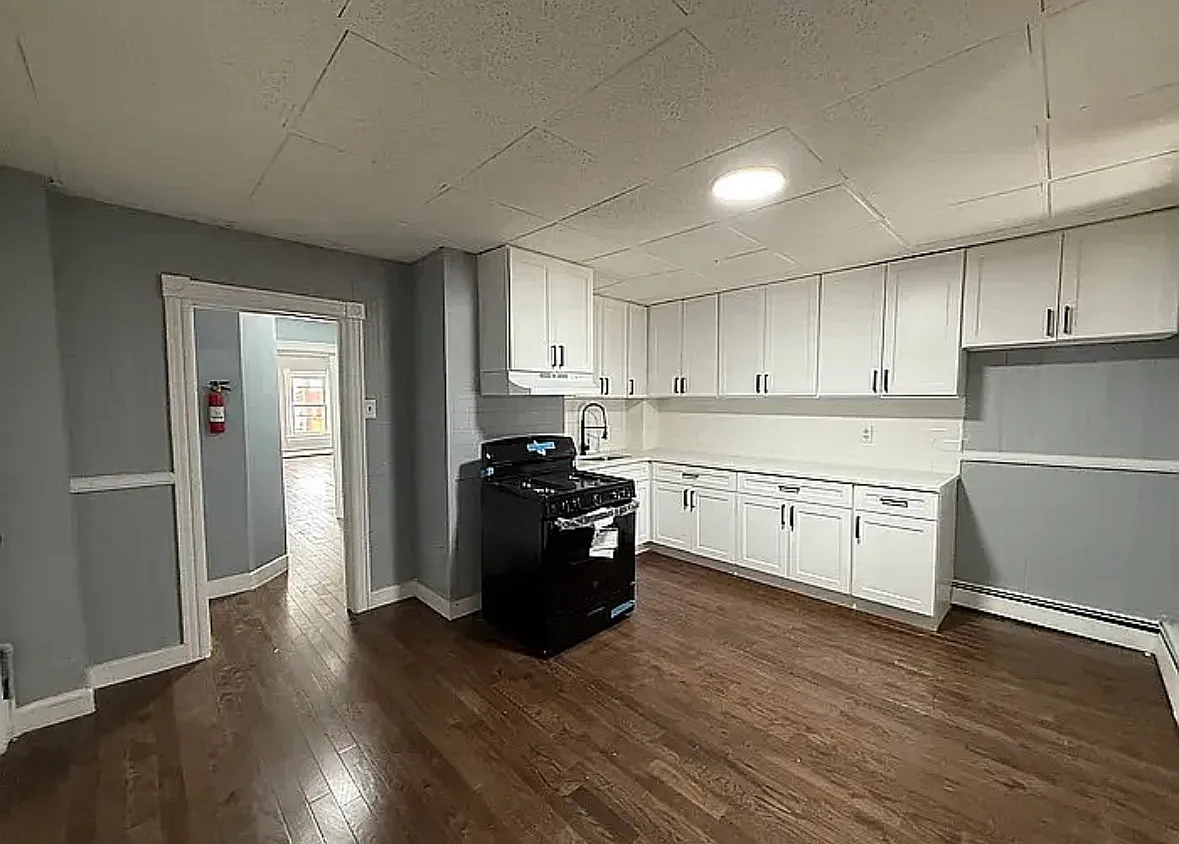 Building Photo - 411 E Jersey St #202